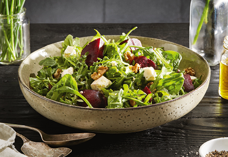 Mixed Leaf Salad with Beetroot and Walnuts Recipe